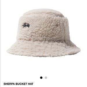 STUSSY SHERPA BUCKET HAT